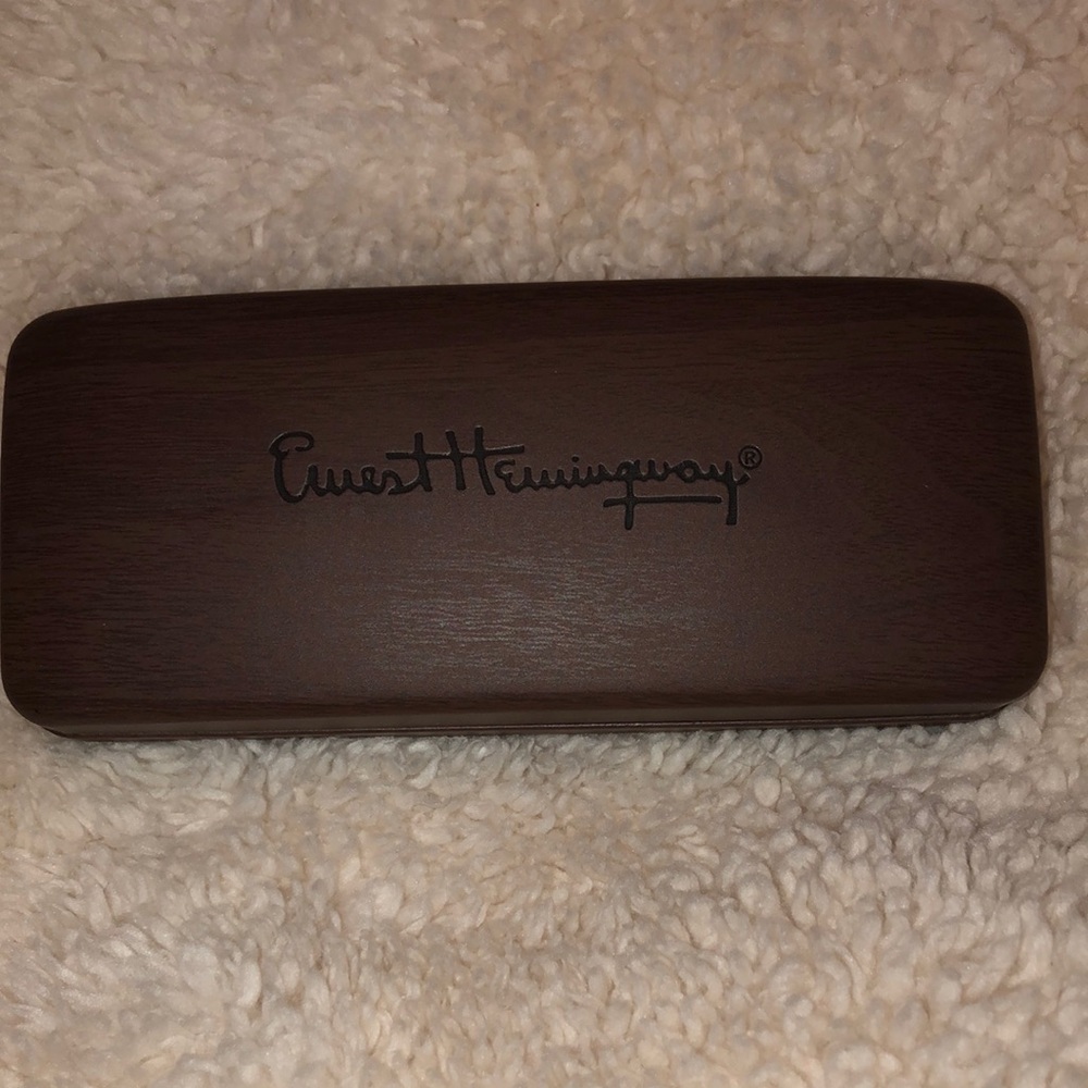 Ernest Hemingway Eyeglass Case EUC case only does not come with glasses